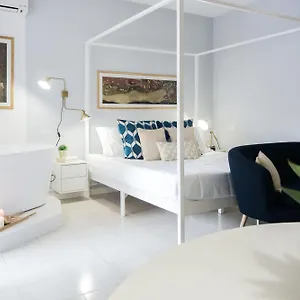Apartment Glamorous Flat With Jacuzzi, King Size Bed And Small Balcony, Perugia